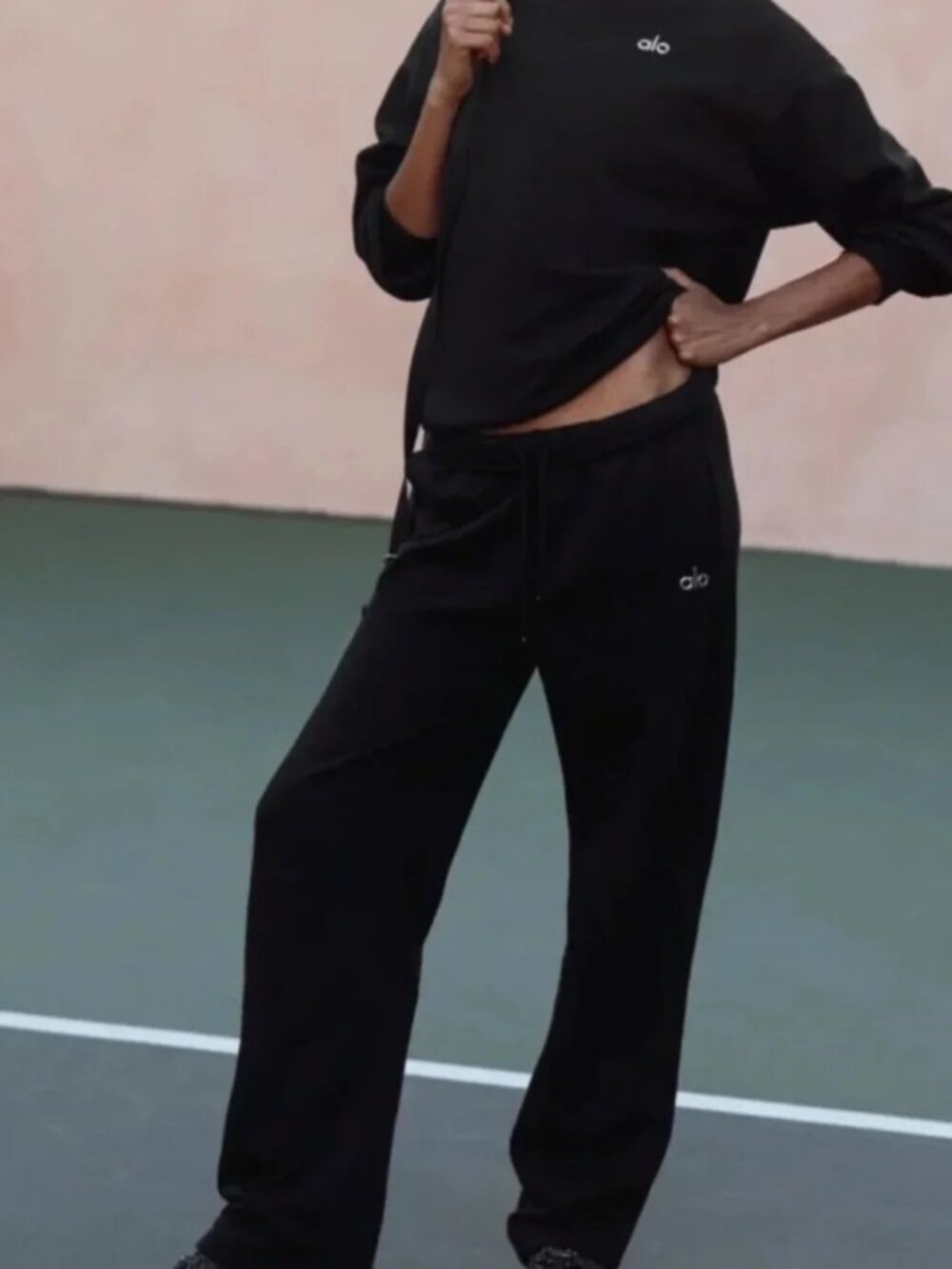 ALO Yoga - Woman’s Accolade Straight Leg Sweatpant